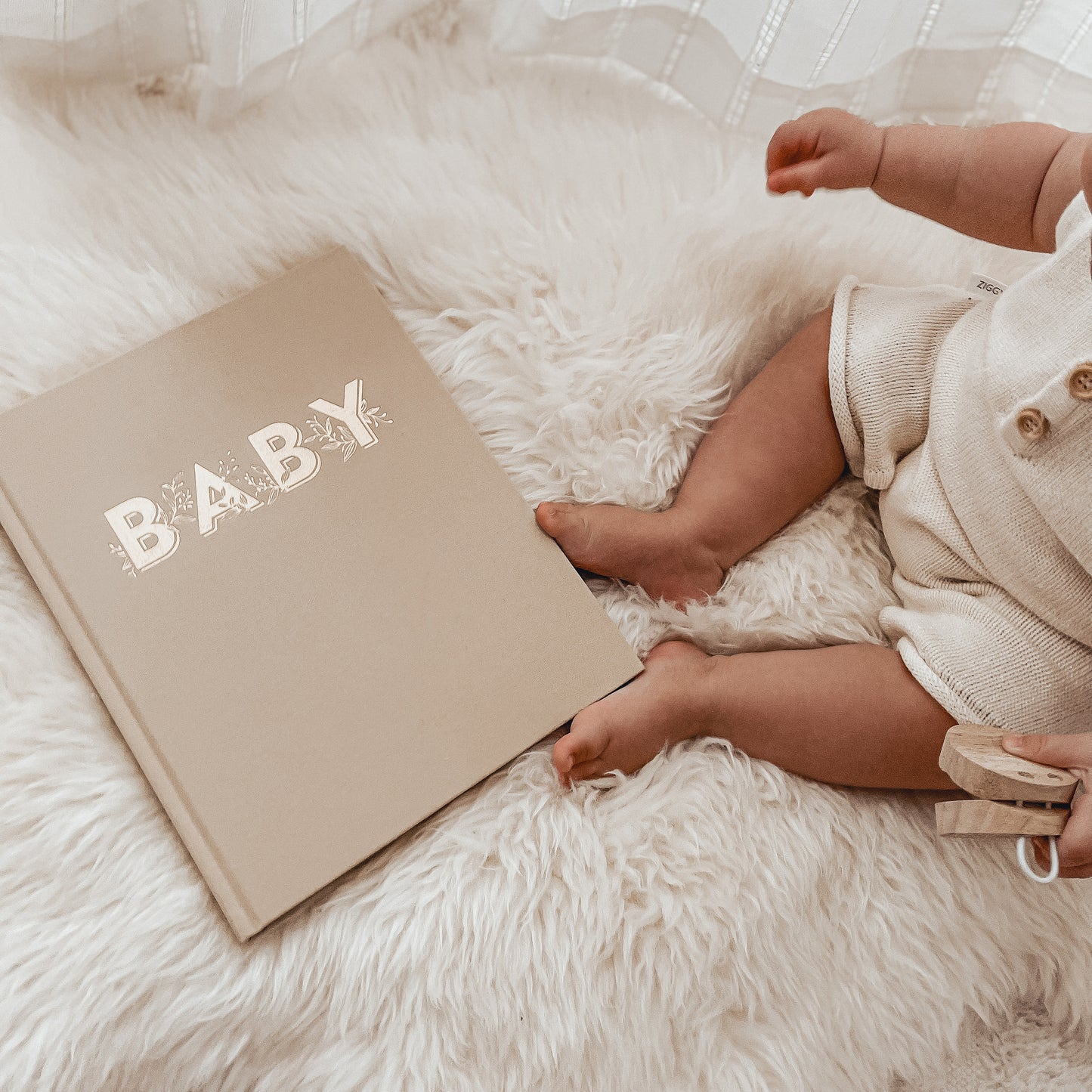 Baby Book - Biscuit